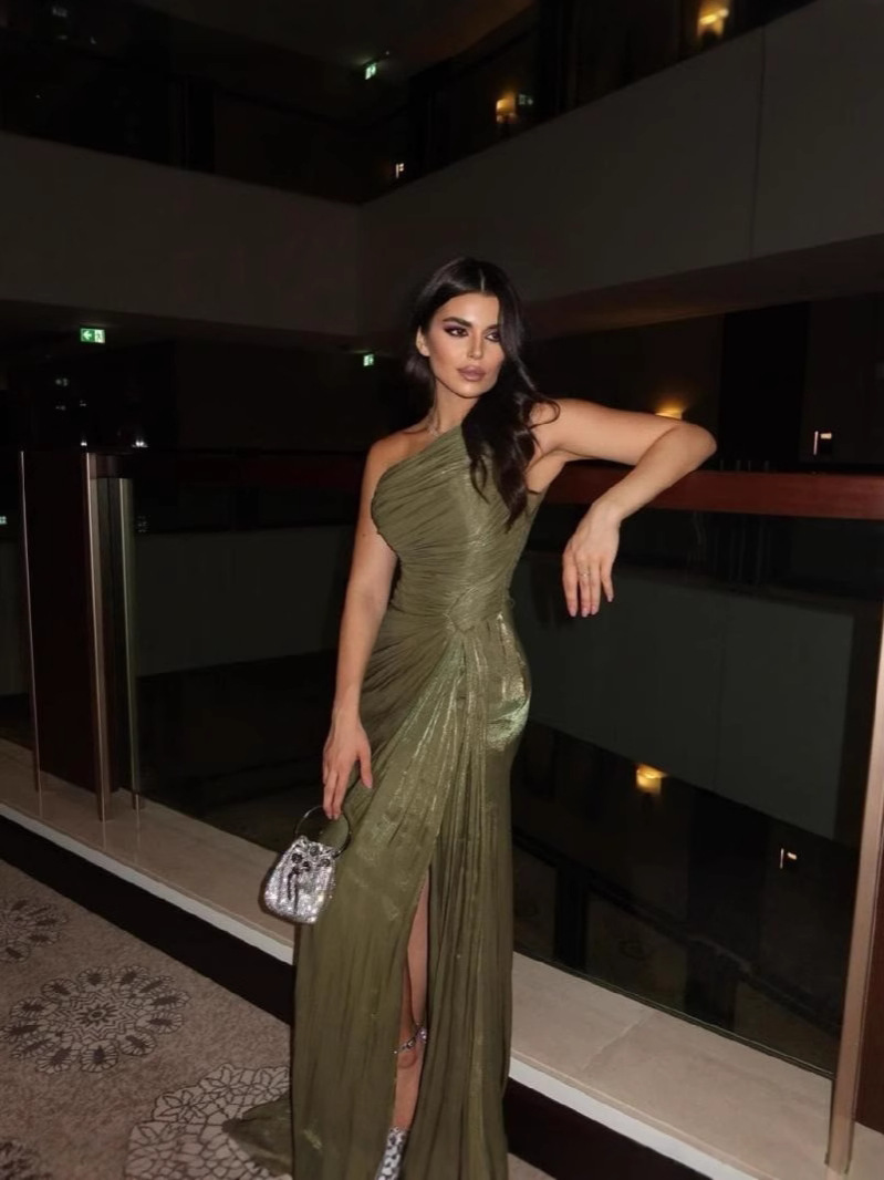 2024 Autumn and Winter Cross-Border European and American Middle East Export Women's Clothing Independent Station Amazon Pleated Ribbon Sparkling Evening Dress