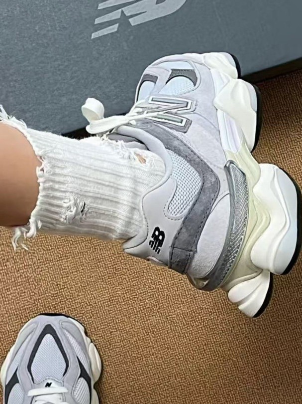 Nb9060 Retro Comfortable Running Shoes, Thick-Soled Dad Shoes, Cushioning Black Technology, Street Walking, Light and Essential