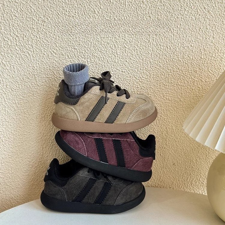 Children's board shoes for autumn and winter 2024 new boys leather retro German training shoes girls low casual board shoes fleece-lined