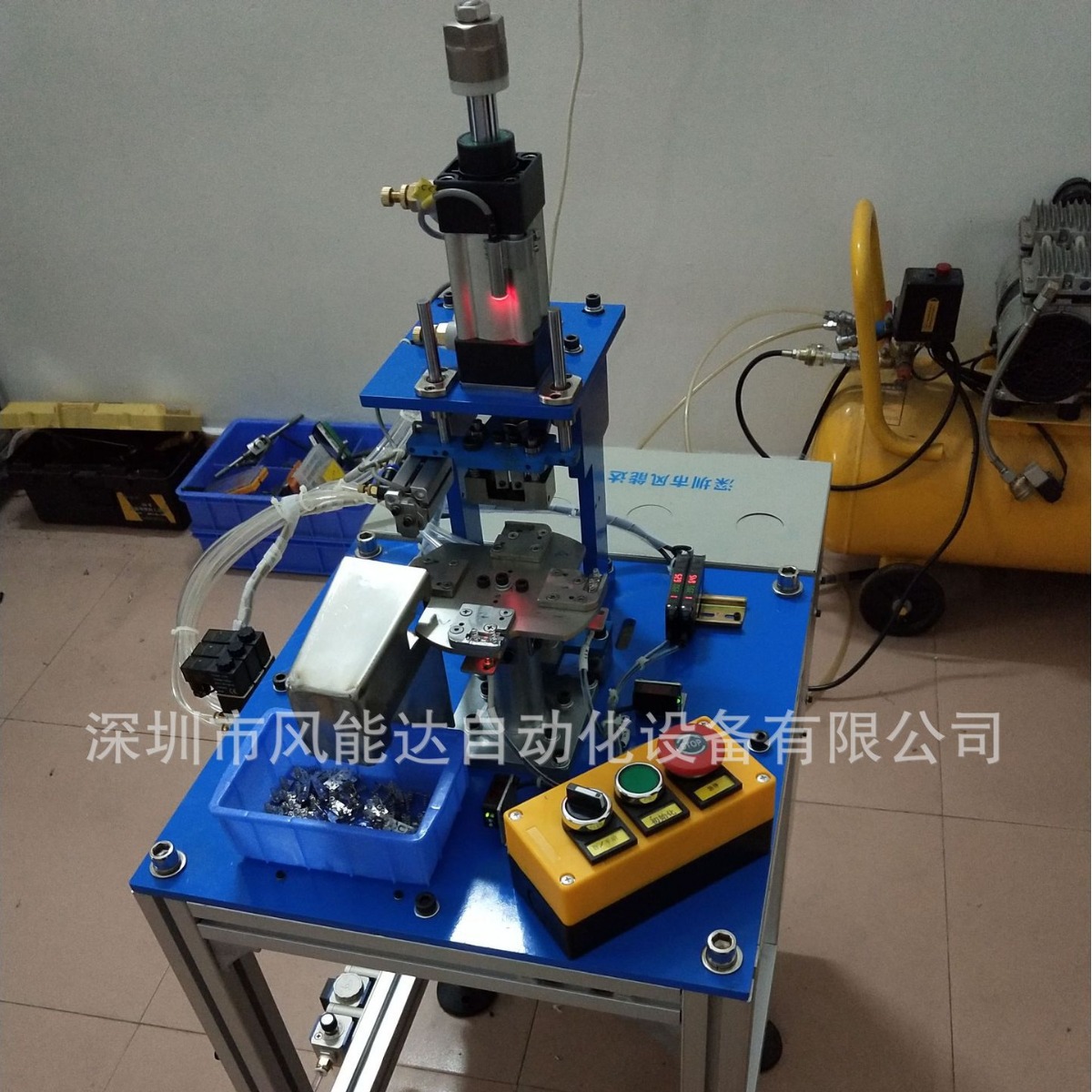 Fengda semi-automatic turntable riveting machine hardware accessories rotary riveting machine sheet metal hardware parts pneumatic riveting machine