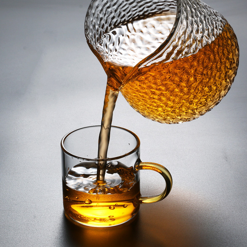 Japanese-style High Borosilicate Glass male Cup with tea drain hammer pattern fair cup thickened glass tea sea tea