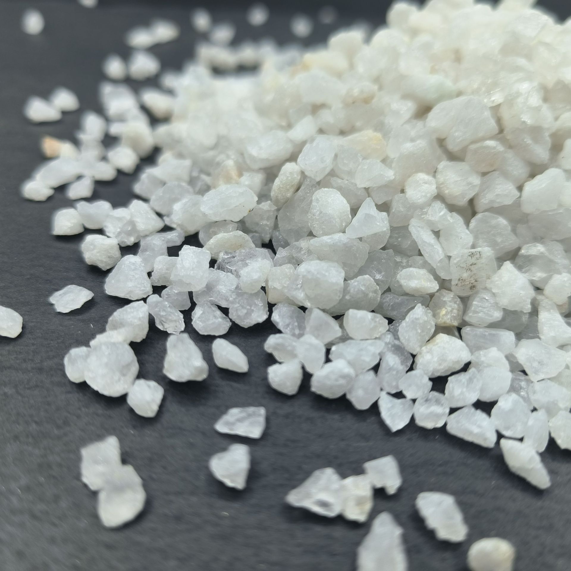 Quartz Sand Filter Material, Factory Direct Sales, Sandblasting and Rust Removal, Water Plant Filtration, Lawn Filling, Various Specifications and High Hardness