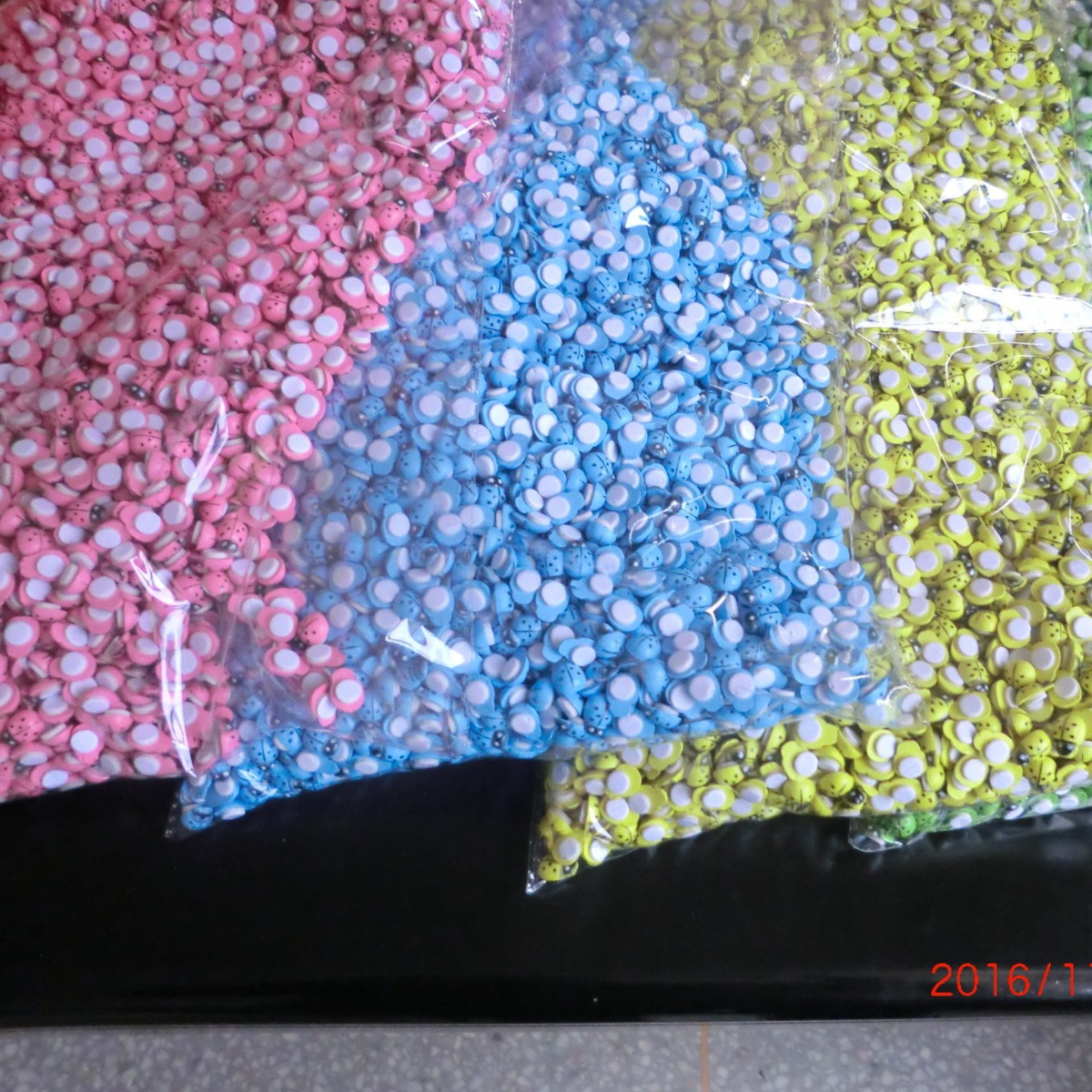 Factory wholesale wooden craft gift micro landscape beetle ladybug sponge glue cartoon home crafts