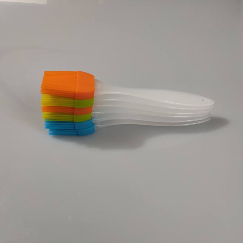 T silicone barbecue brush Silicone butter brush kitchen baking tool cake oil brush can be customized logo