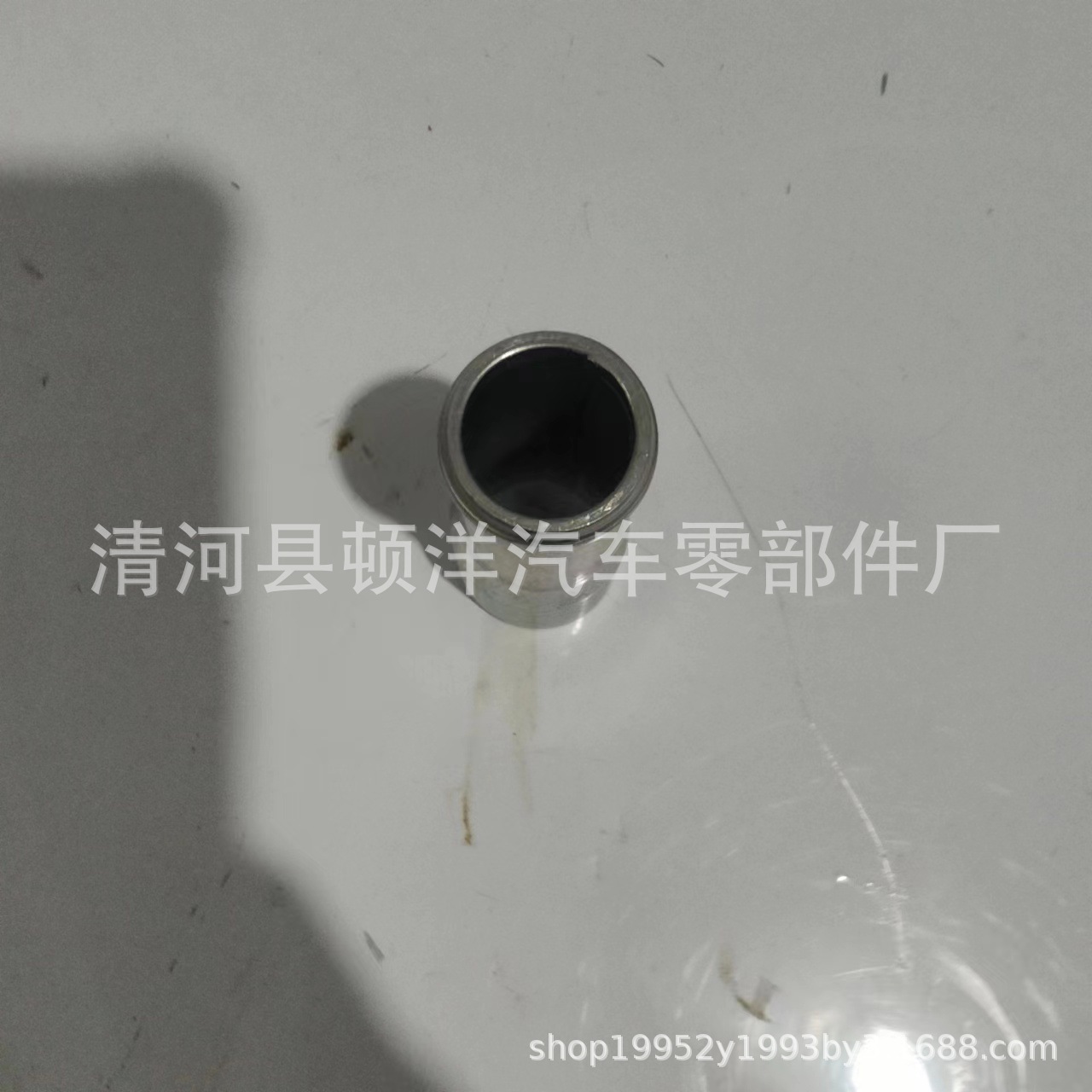 14075-62S01 is suitable for Nissan engine coolant iron water pipe heat dissipation thermostat connector