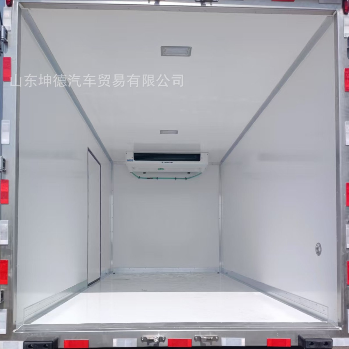Export Brand New 5 Tons 10 Tons China Sinotruk Howo 4X2 Refrigerated Insulated Truck