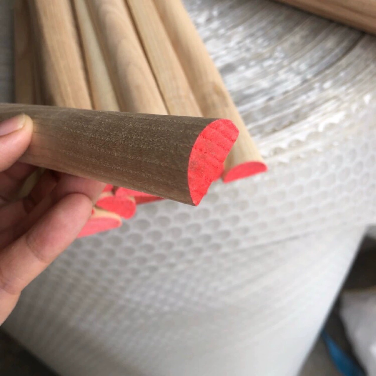 Wholesale semi-circular solid wood line finished products factory direct supply source factory goods photo frame line ceiling log line processing
