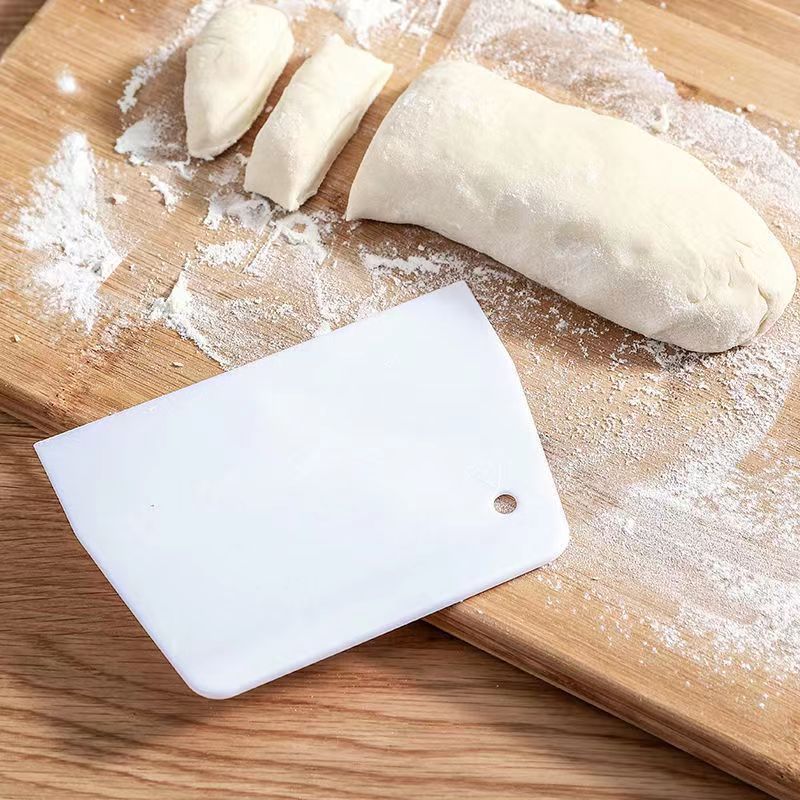 Plastic scraper question type scraper cream cake dough cutting knife cream scraper baking scraper factory outlet