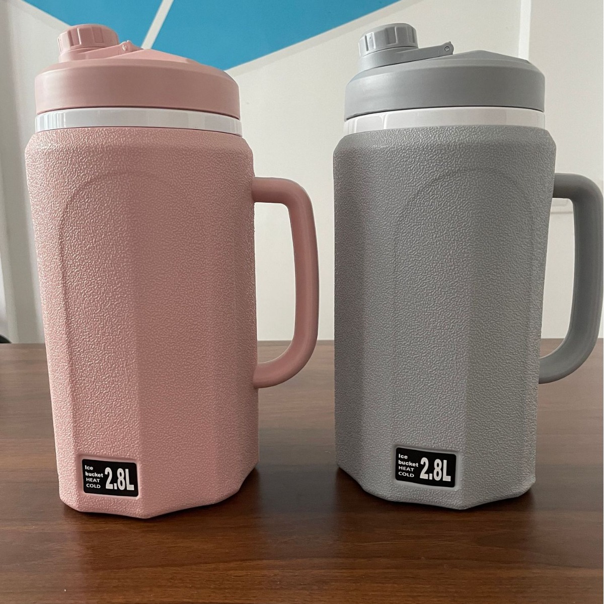 Набор из пяти термоизолирующих чайников из полиуретанового пластика, производитель 8207