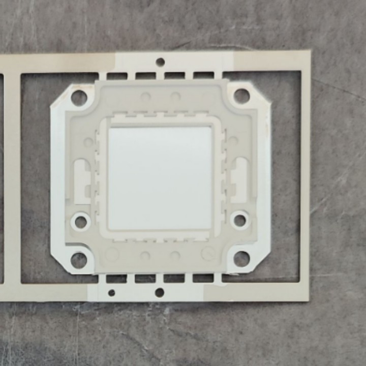 Dongguan LED bracket manufacturers produce 100W square copper PA9T material bracket