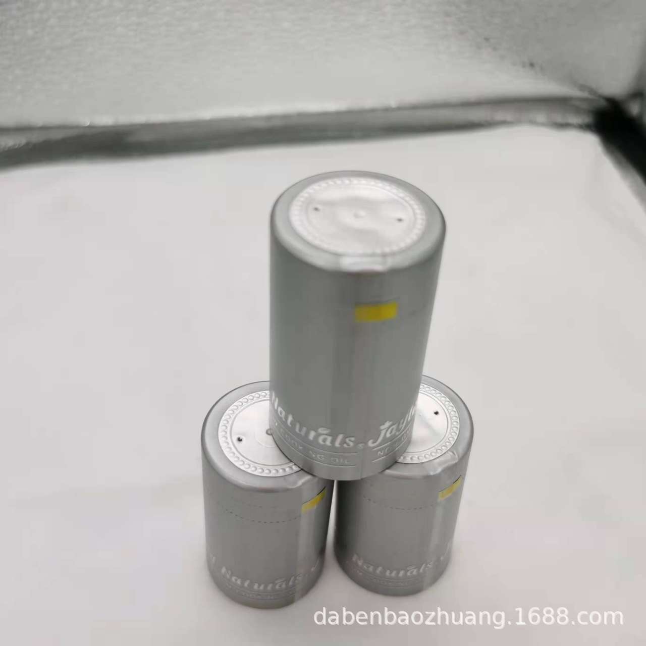 PVC Heat Shrinkable film sealing cap made by manufacturers easy to tear and pull wine bottle sealing cap rubber cap