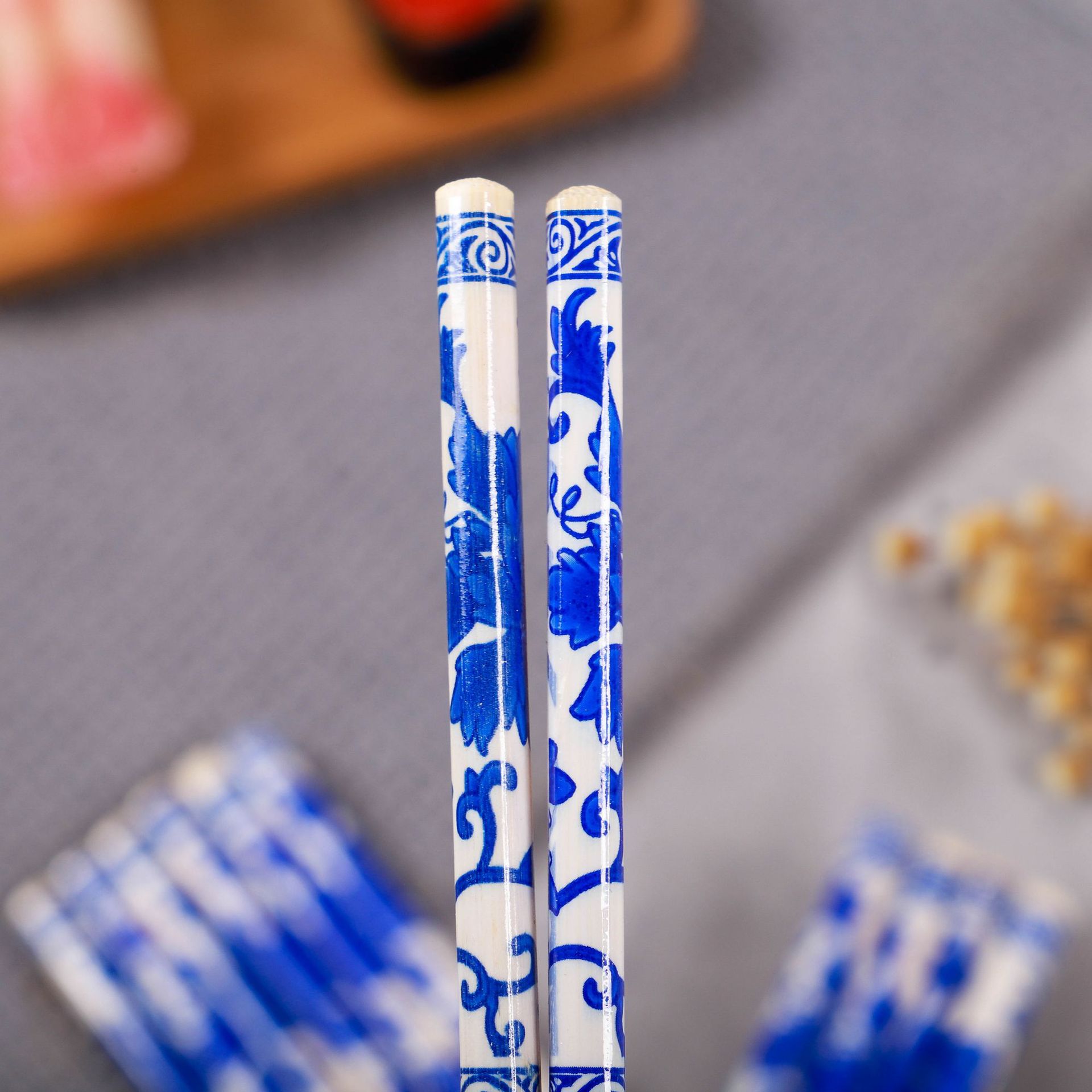 Blue and White Porcelain Bamboo Chopsticks Manufacturer Wholesale Printed Chopsticks for Home Use, Hotel Restaurants, Takeaway Disposable Chopsticks in Large Quantities