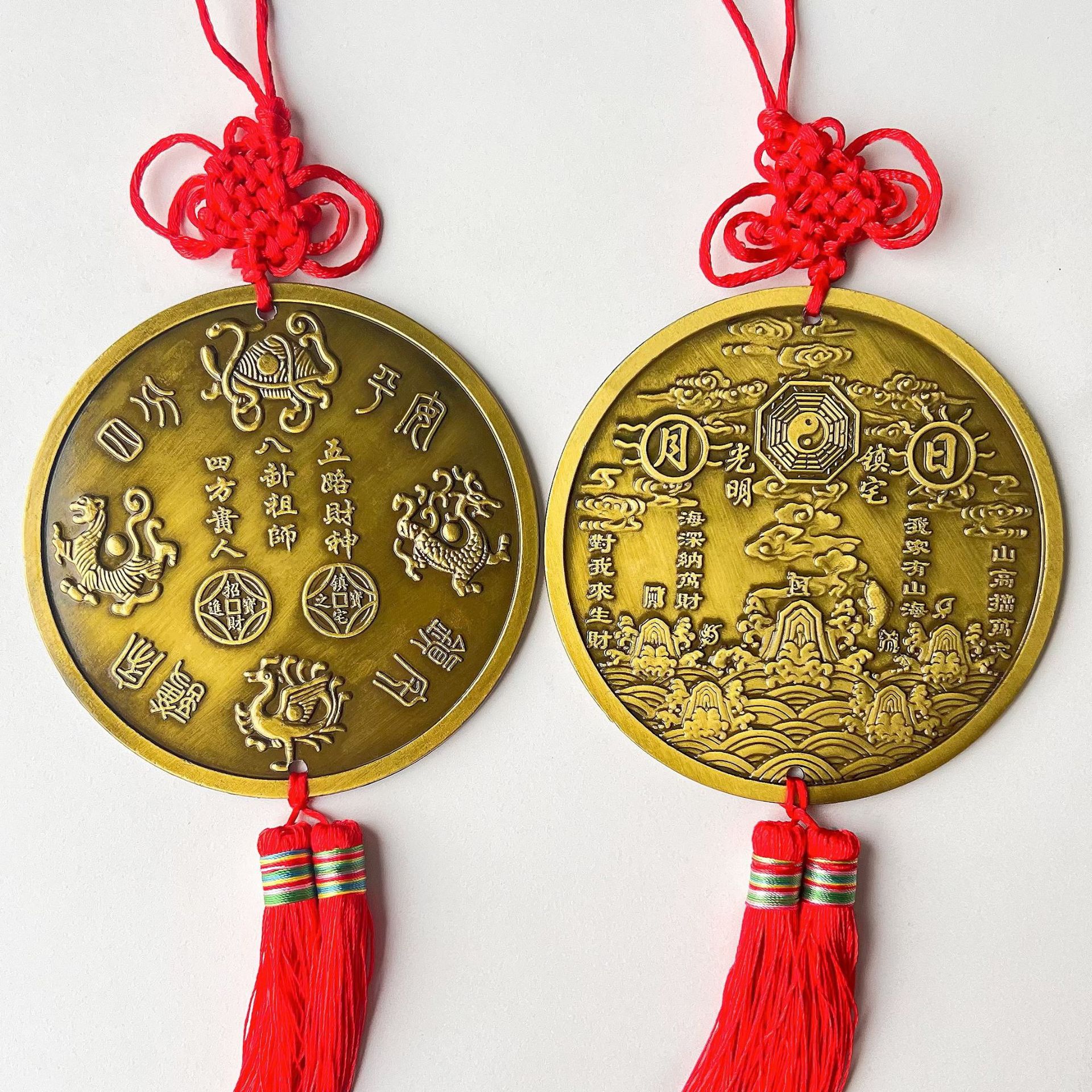 Подвеска Багуа Сунь и Луна Четыре бога Тай Цзи Храм