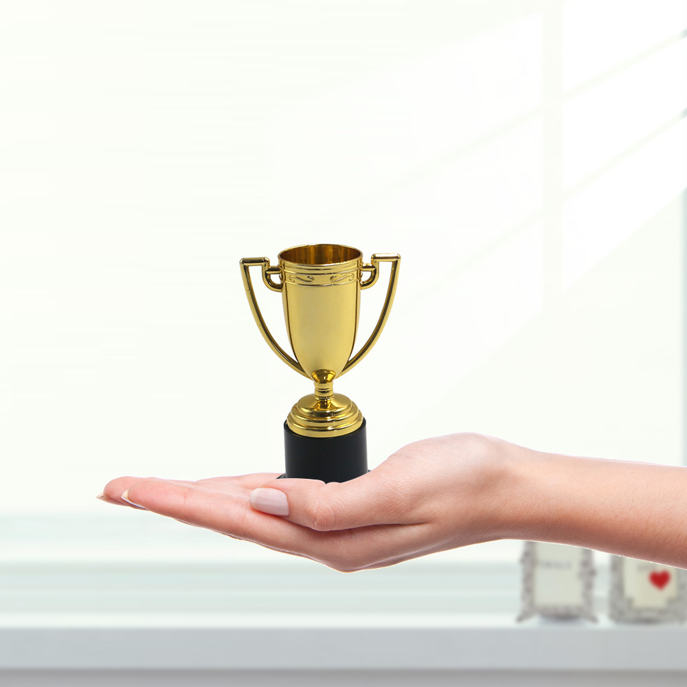 Plastic Children's Trophy Kindergarten Games Competition Presentation Children's Graduation Gift Dance Souvenir Trophy