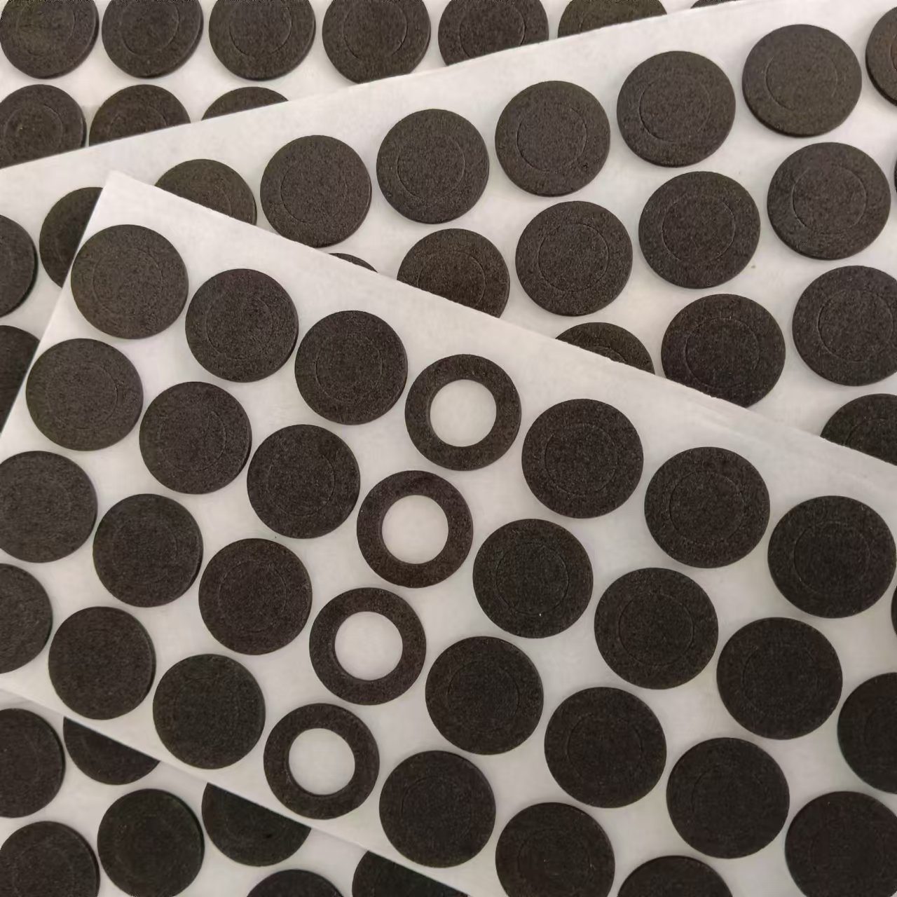 Black Silicone Pads, Anti-Slip Pads, Self-Adhesive Furniture and Phone Holder Anti-Slip Shock-Absorbing Multi-Specification Silicone Pads, Round Shape