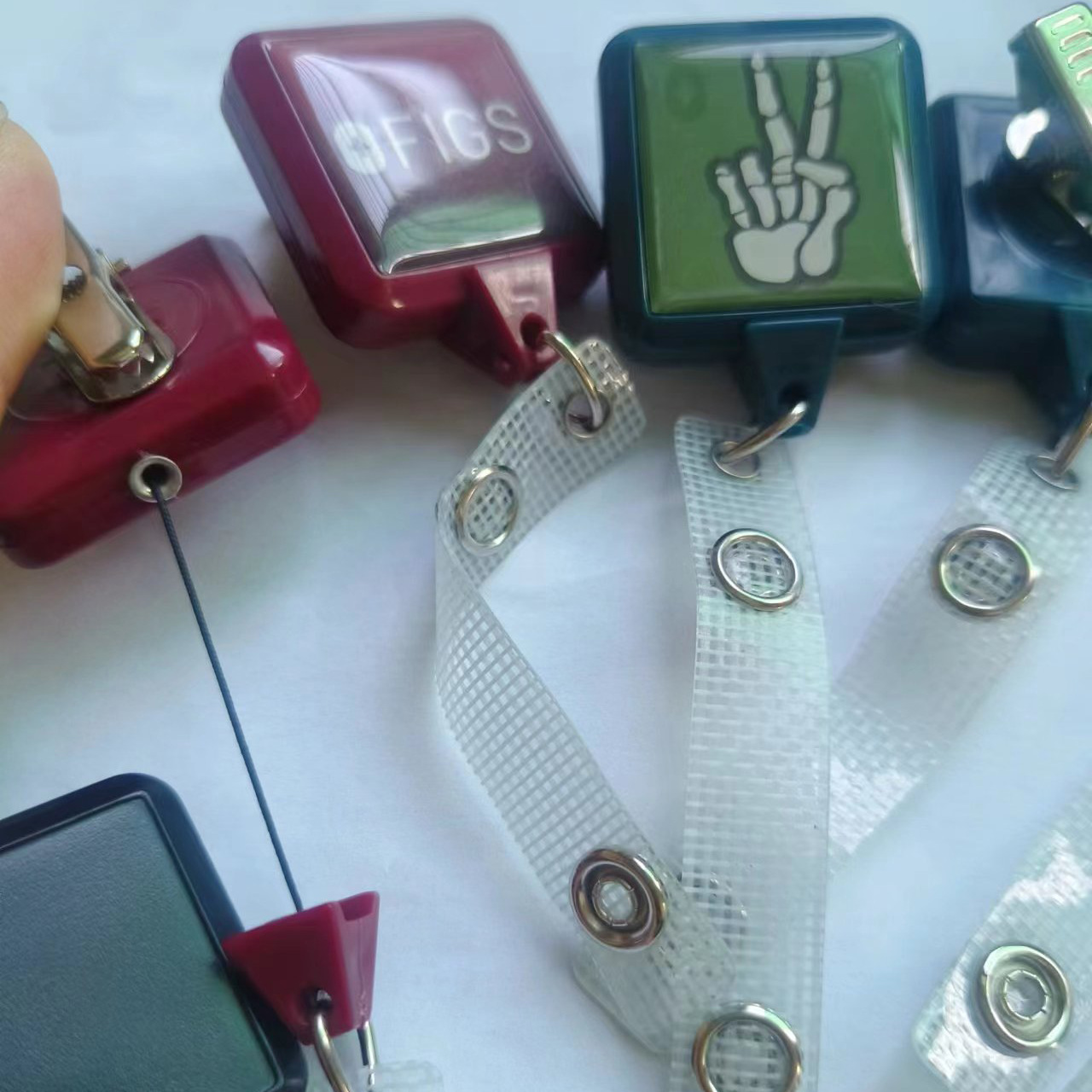 Factory wholesale easy-pull buckle card holder lanyard badge square chest card telescopic buckle easy-pull buckle certificate wholesale