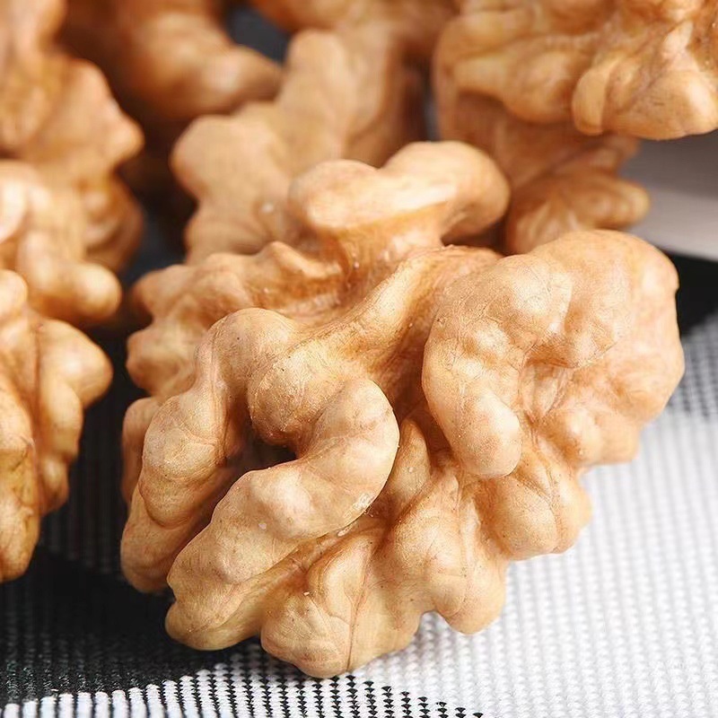 2025 Xinjiang Walnut Kernels 500g New Crop Roasted Vacuum-Packed Original Flavor Large Nut Kernels Raw Materials Wholesale