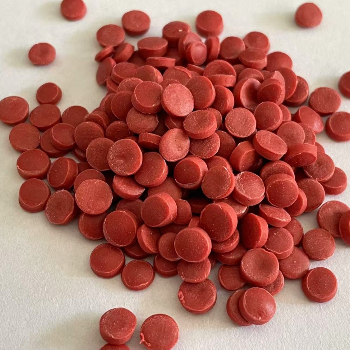Red Hdpe Recycled Plastic Pellets High Hardness Pe Sheet Blown Molding Water Horse Modified Particles Recycled Pe Material