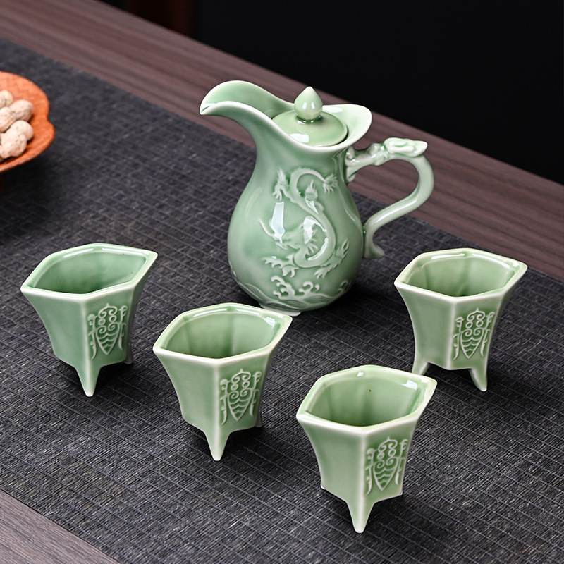 New Wine Set with Embossed Imperial Cup, Antique Ceramic Wine Glass, One Pot and Six Cups, Wine Pot Set, Ceramic Creative Wine Divider