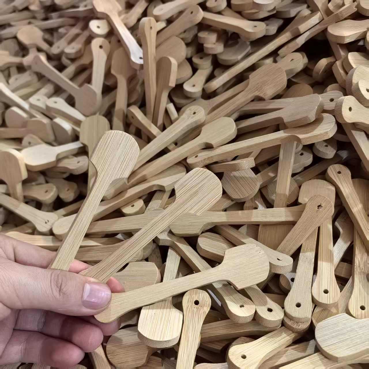 Fan Handle Bamboo Fan Handle Daquan Xuan Paper Fan Handle Bamboo Fan Handle Paint Fan Handle Long Fan Handle Short Fan Handle Wholesale