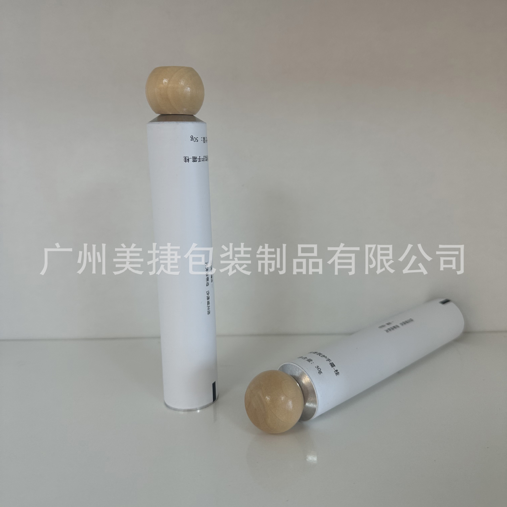 30 мл крема для рук в мягкой алюминиевой трубке