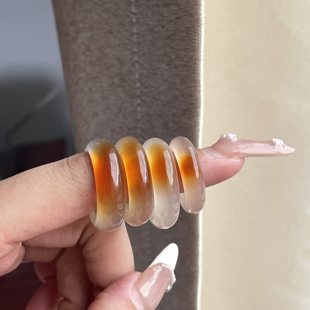 High Goods Natural Horse Material Agate Chalcedony Ring Little Red Riding Book of Fortune Head Sugar High Ice Rings