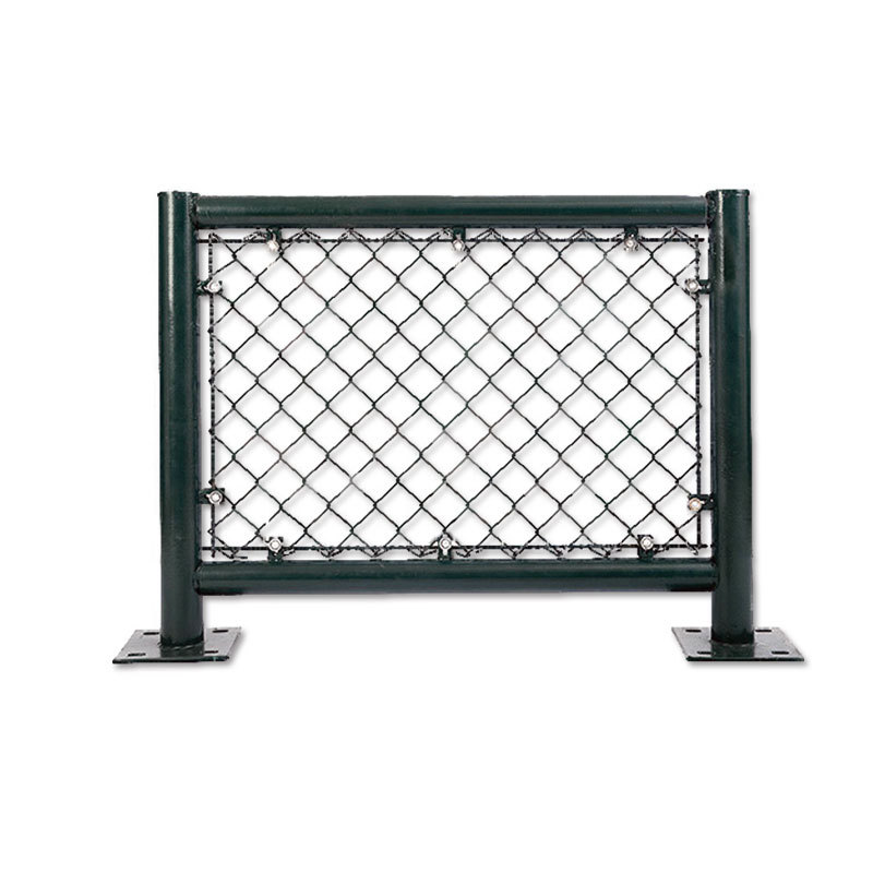 Stadium fence reinforcement interspersed with stadium fence net Flat Iron school playground football basketball court fence net
