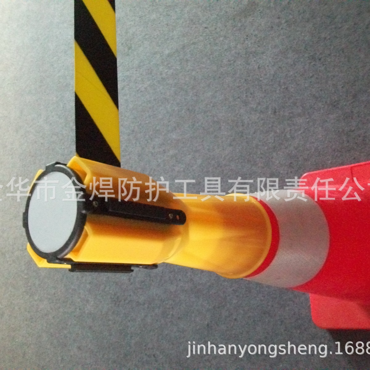 Factory First-hand Supply a Lot Wholesale Red White Yellow Black Road Cone Connector Connector.