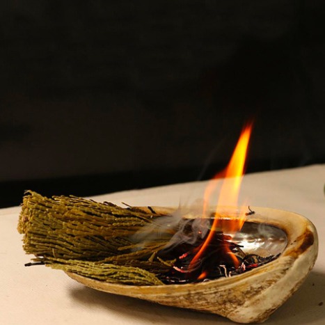 Cedar stick wholesale California imported Holy Wood white sage prayer meditation eucalyptus petals sage