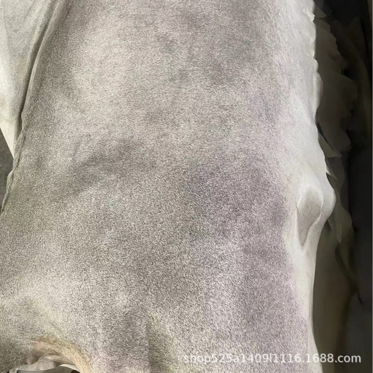 Factory direct sale of cattle and horse hair natural pattern first layer leather horse leather cowhide short hair carpet shoes tray leather