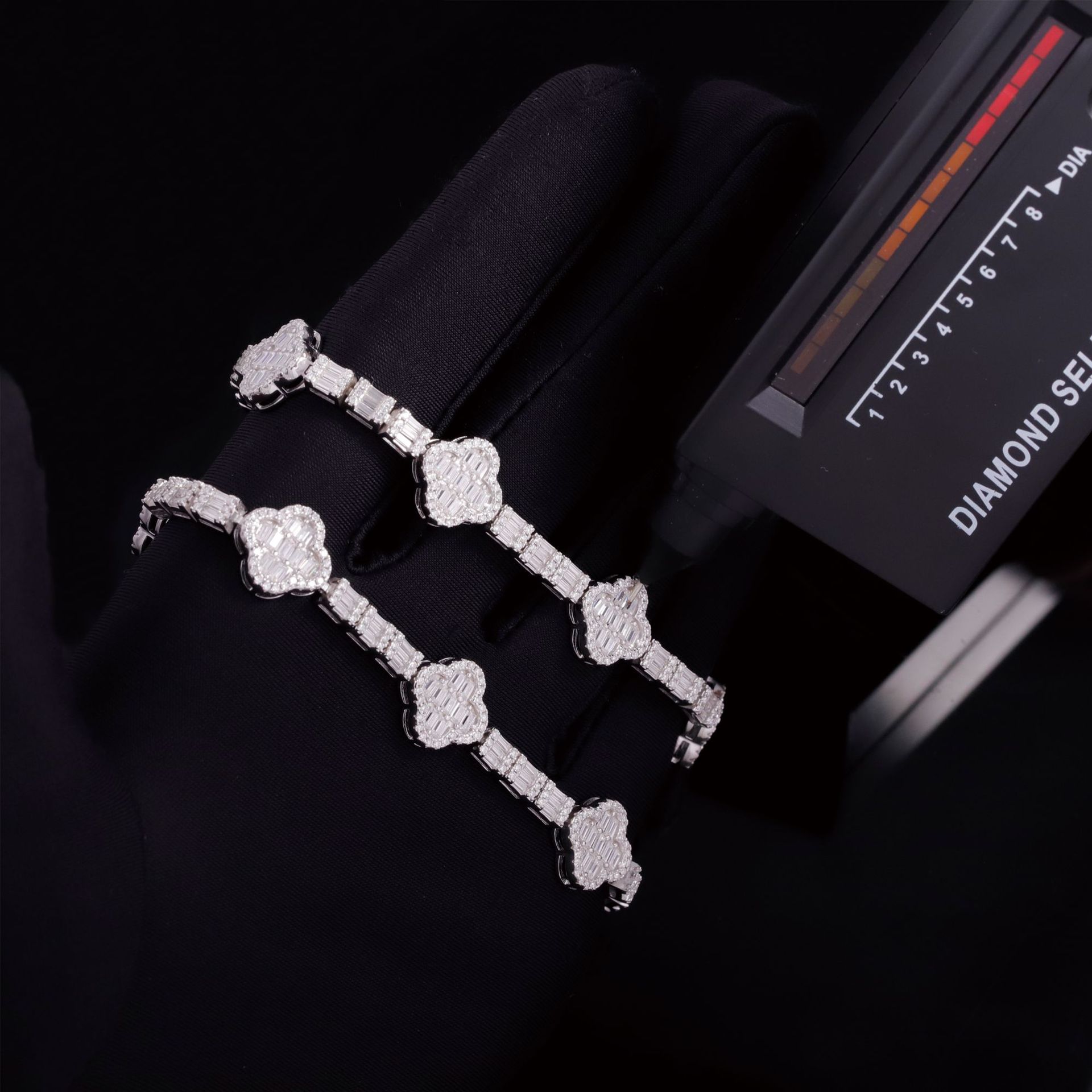 Light Luxury S925 Silver Ladder Square Mosan Diamond Four-leaf Clover Bracelet Fashion New Niche High-end Women's Bracelet