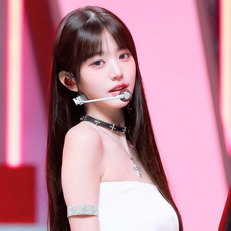 Zhang Yuanying's Same Style Black Choker Female Choker Leather Neck Ring Personalized High-End Choker Neck Strap Neck Collar