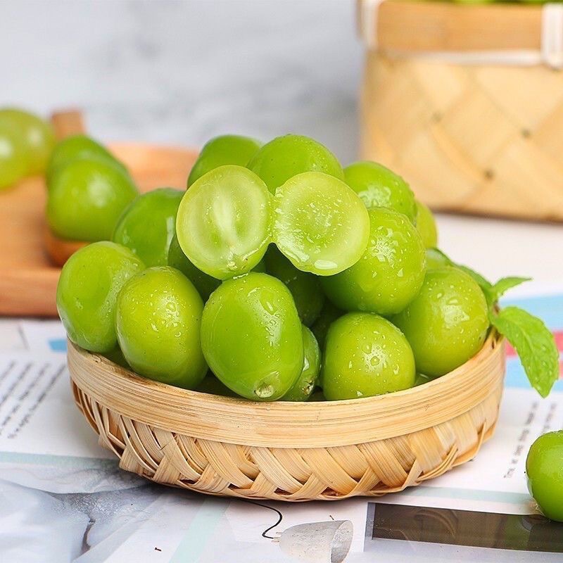 Sunshine Rose 3/ 2.5kg Whole Bunch of Clear Seedless Grapes Fresh Fruit