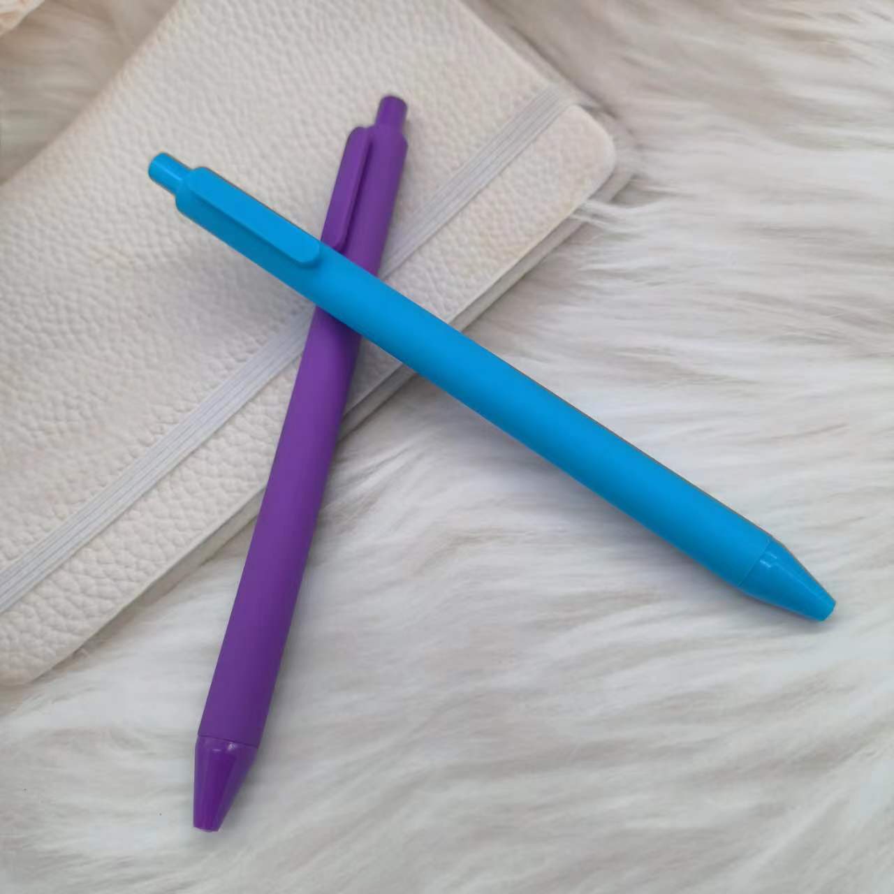 Factory spot Macaron beautiful color fruit gel pen printing logo simple solid color press spray glue student pen