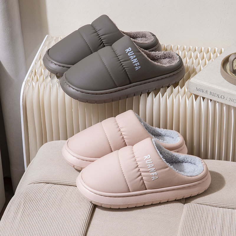 Down Cloth Waterproof Cotton Slippers for Men's Winter Indoor Home Non-Slip Warm Couple's Home Thick Bottom Plush Cotton Slippers for Women