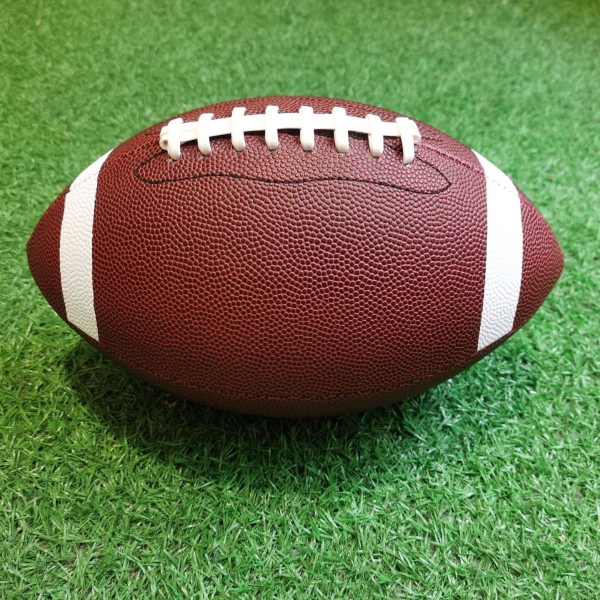 Factory customized in stock wholesale No. 3, No. 6, No. 9 machine sewing PU/PVC standard competition training American football