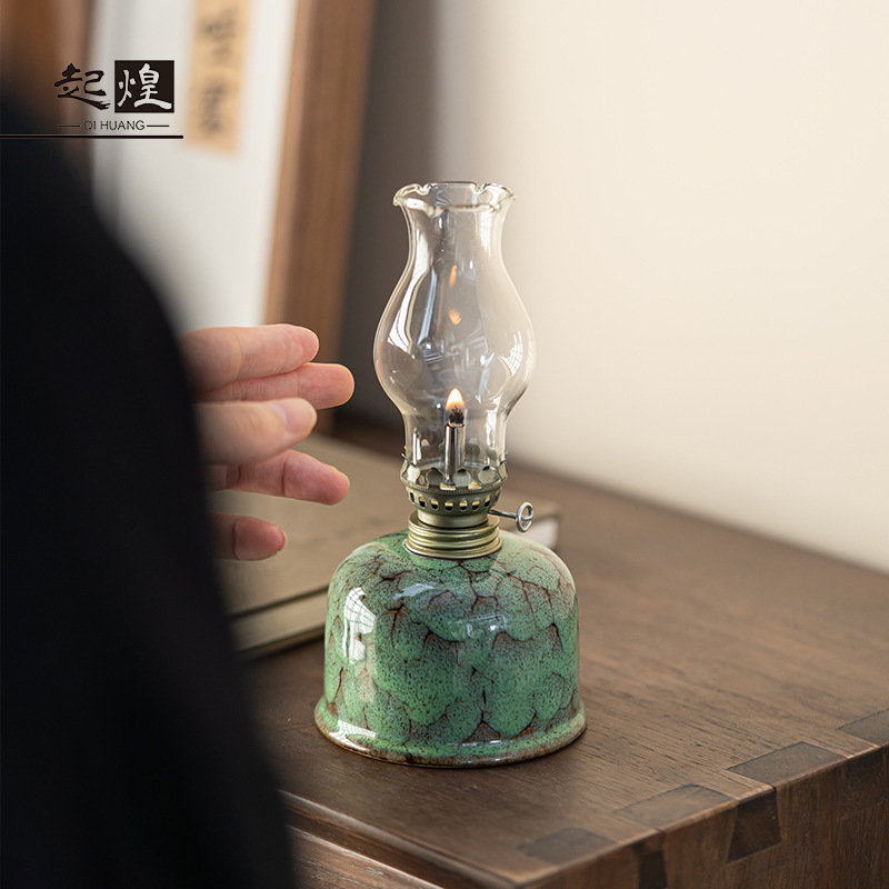 Old-fashioned Kerosene Lamp Butter Hand-painted Blue and White Ceramic Nostalgic Old-fashioned Ornaments Tea Room Home Decorations Atmosphere Light