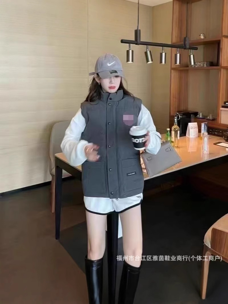 Goose Classic Fall/Winter Couple Down Vest for Men and Women Windproof Waterproof Thickened Warm All-match Jacket