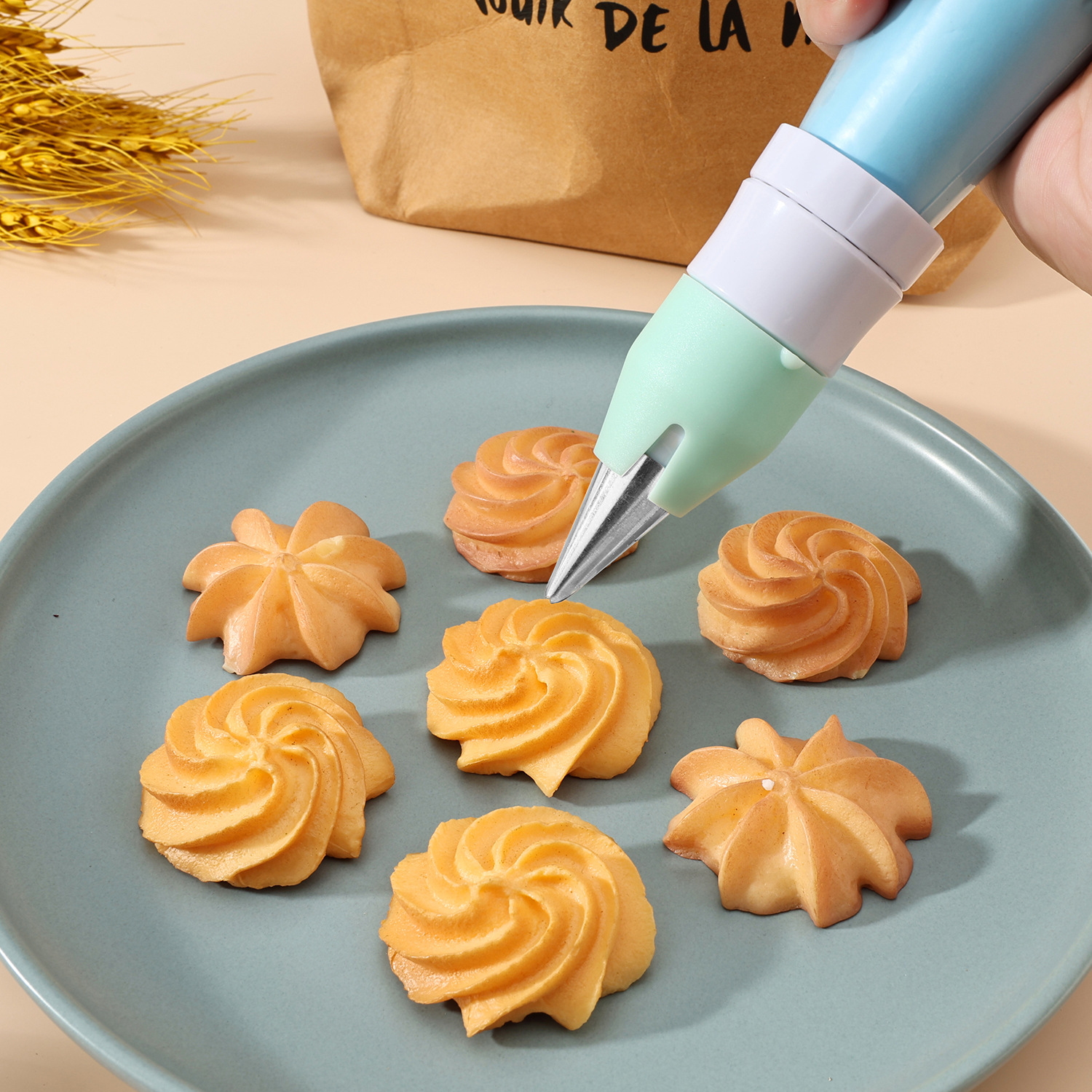 Cream decorating nozzle multifunctional converter plastic decorating nozzle converter