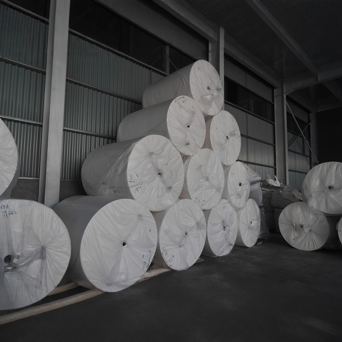 11.5-30 Large Roll Paper Raw Material Cutting Disc Paper White Paper Virgin Wood Pulp Toilet Paper Raw Material E-Commerce Large Roll