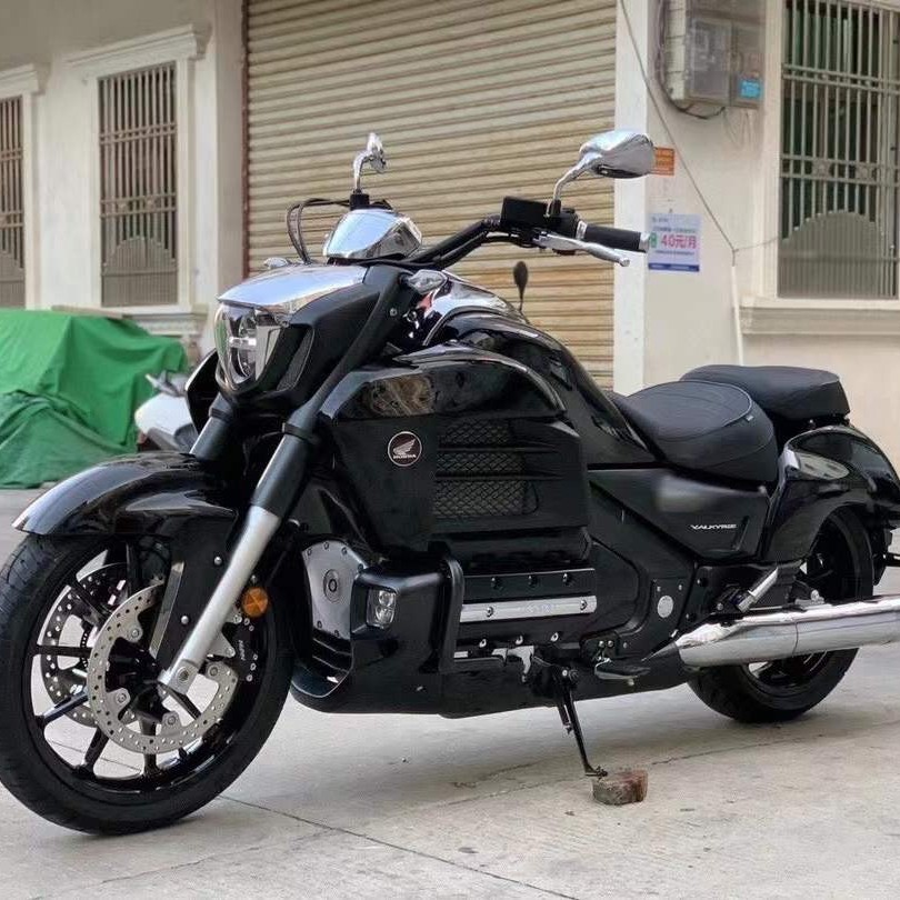 Imported Scandinavian Goddess Tian Cruise Retro Prince Golden Wing 1800 Big Ship Big Sheep Travel Scooter