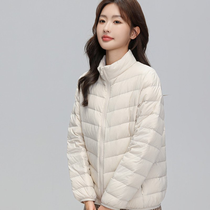Lightweight down Jacket for Women, 2025 Autumn and Winter New Short Style, 90% White Duck Down, Winter Stand Collar, Slimming Casual Coat, Trendy
