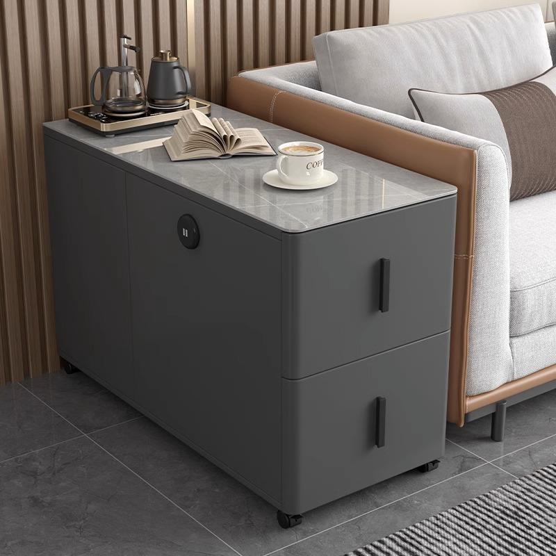 Шкаф у дивана, шкаф с легким роскошным ощущением, шкаф рядом с диваном в гостиной, прикроватный столик, маленький угловой стол