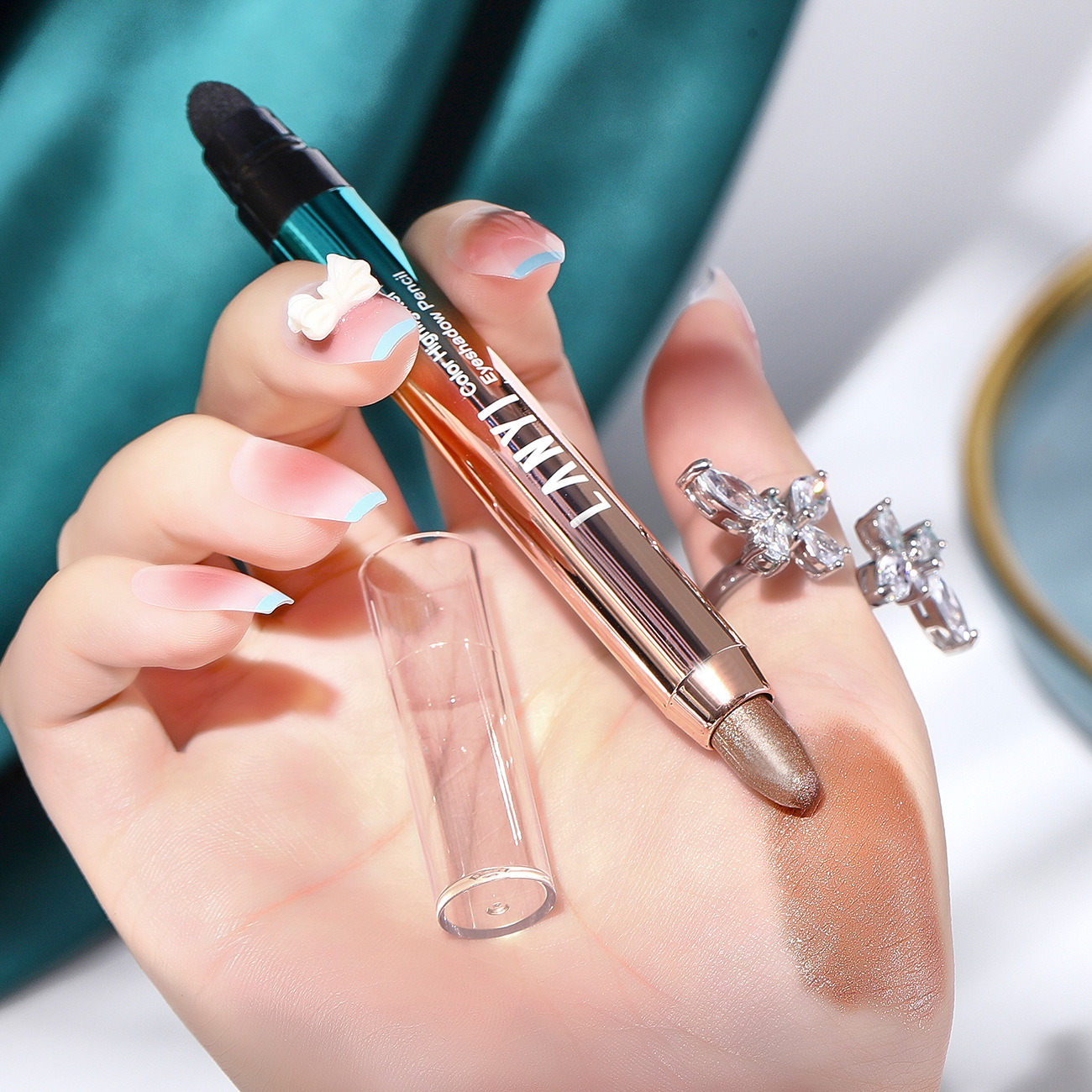 Lazy Double-Ended Highlighter Eyeshadow Stick with Pearlescent Brightening and Contouring, Smudge-Proof, One-Stroke Shaping, a Popular Model Used by Celebrities