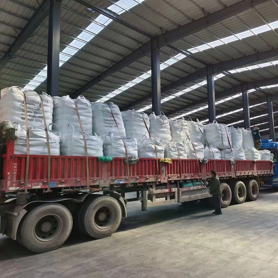 Pet Coke Semi-Graphitizing Full Graphite Carbon Enhancer Steel Plant Carbon Increase High Carbon Low Sulfur Low Nitrogen 1-5mm Manufacturer Supply