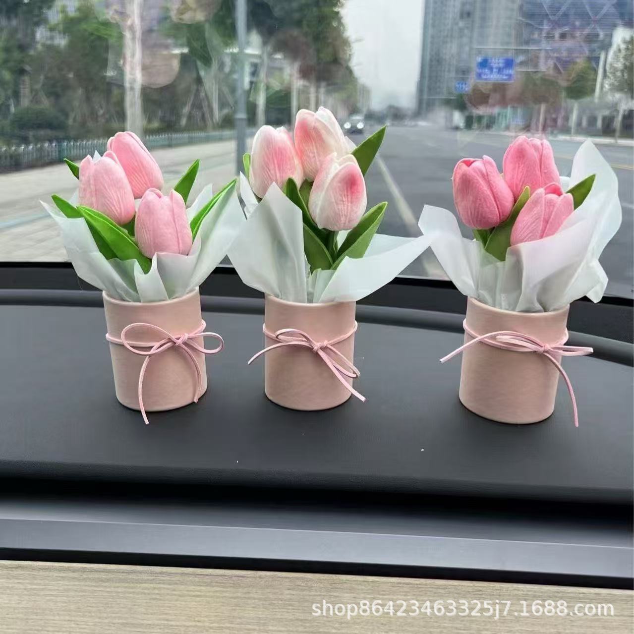 Car ornaments tulip bouquet car center console decoration online popular car supplies co-pilot empty girlfriend special