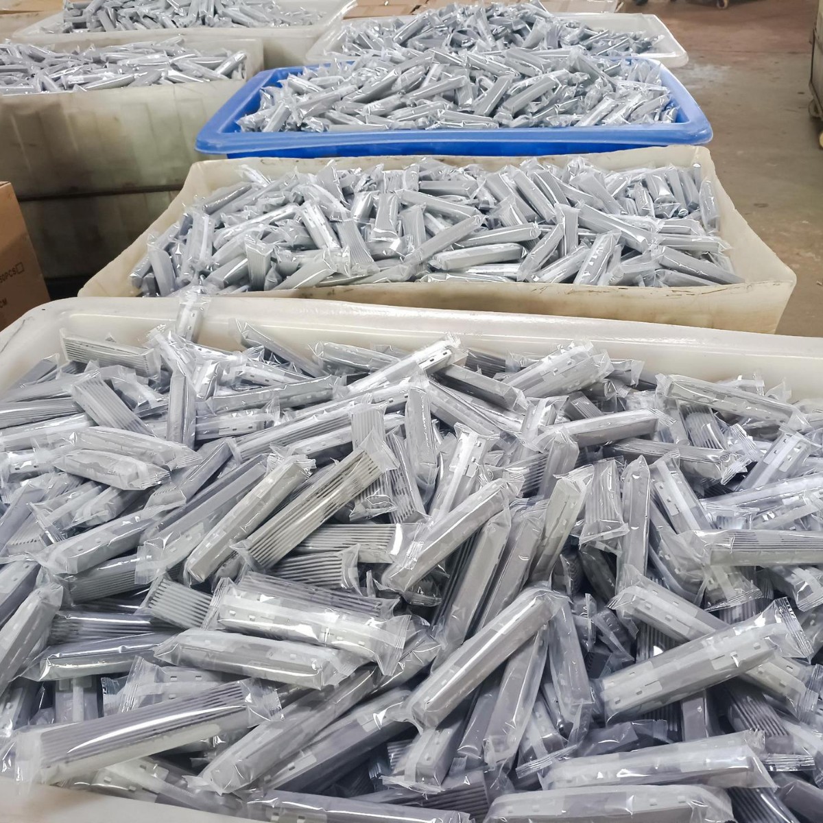 Customized Mini Mop Head Replacement Sponge Head, High-Quality Water-Absorbent, Hands-Free Washing 15cm Sponge Mop Strip