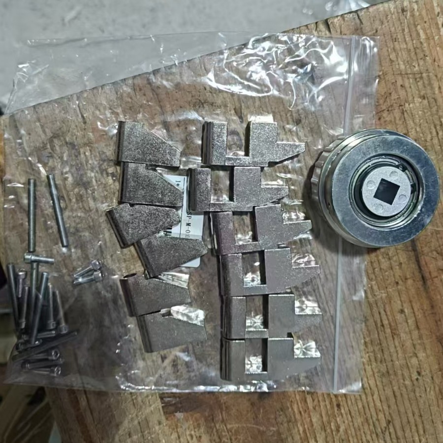 Supply frozen food pillow packing machine multifunctional food daily necessities fresh fruit and vegetable pillow packing machine