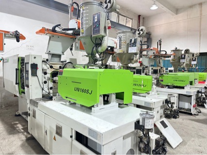 Б/у литьевая машина Yizhimi Un120Sj с переменным насосом, 90% новая, небольшая горизонтальная машина для литья