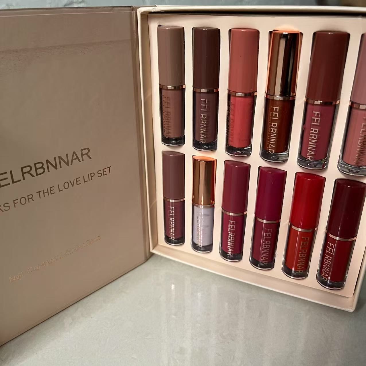 Cross-Border Lip Gloss Set Pearlescent Fine Glitter 12 Colors Lipglossset Waterproof Non-Stick Cup Matte Lipstick for Girls